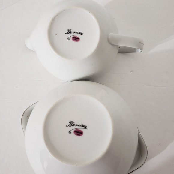 Barclay Covered Sugar Bowl & Creamer Set Leaf Design - Picture 3 of 7